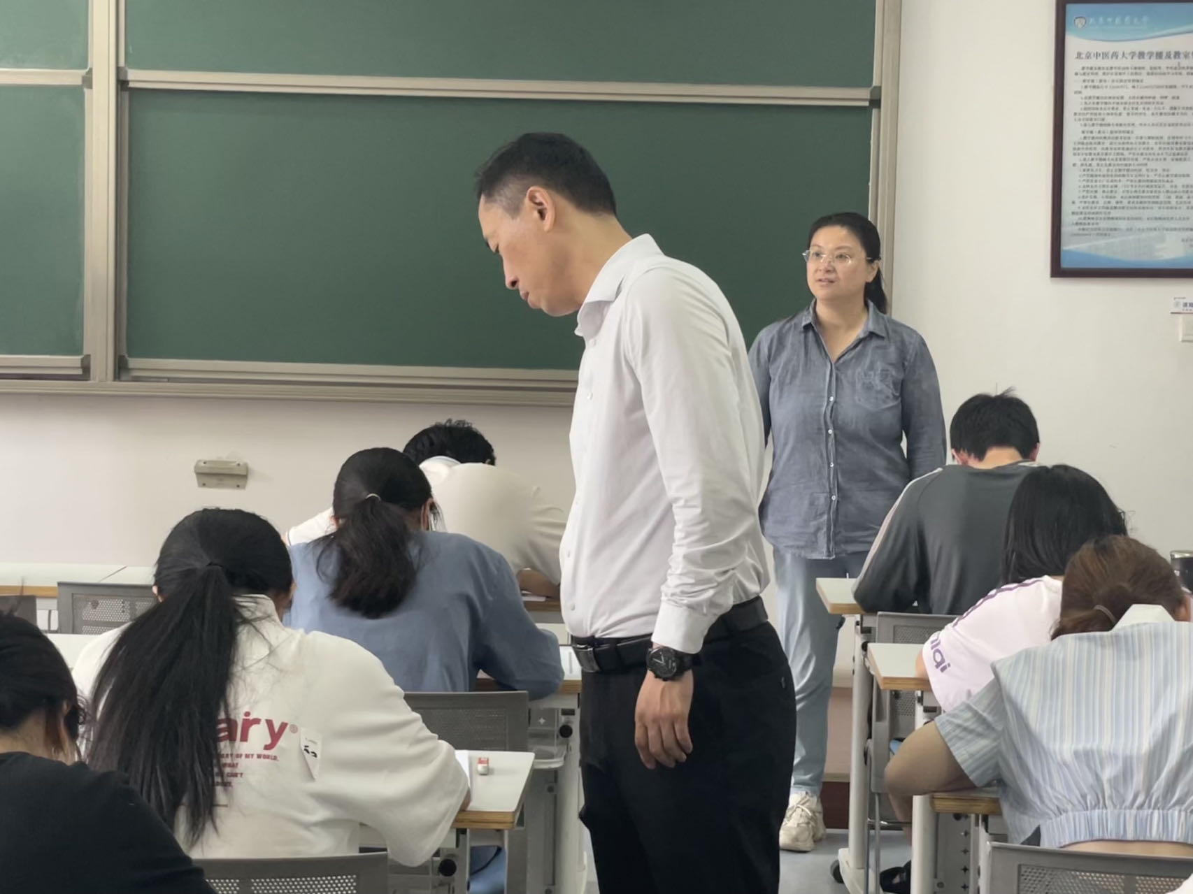 1687826522745079733.jpg PA集团开展2023年春季学期期末考试巡查工作1.jpg